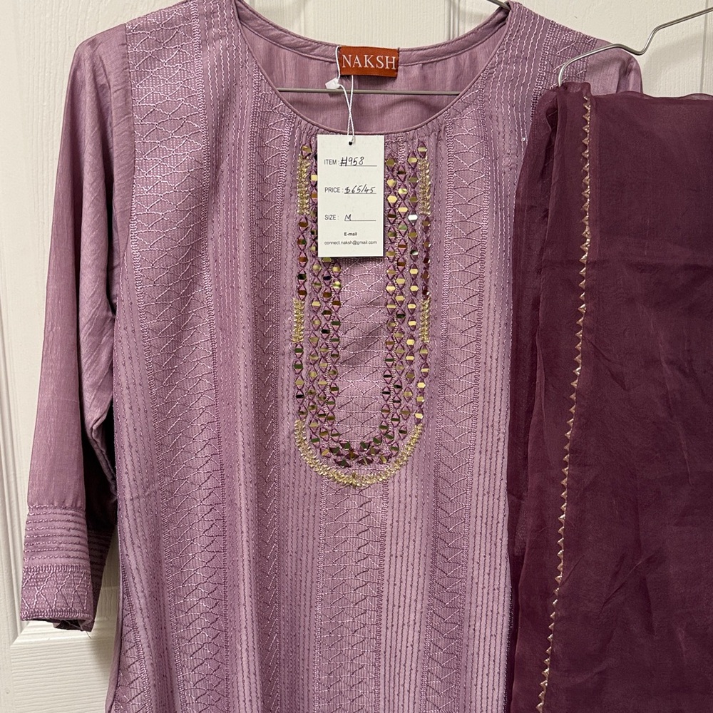 NWT Pakistani Indian Elegant Purple lavender Embroidered Kurta Set - Picture 5 of 9